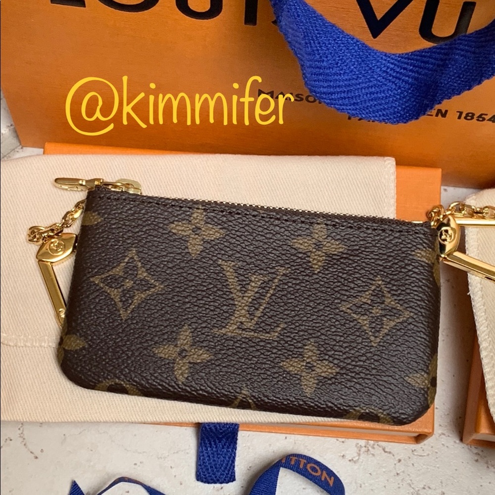 NWT Louis Vuitton Monogram Key Pouch / Key Cles ❤️